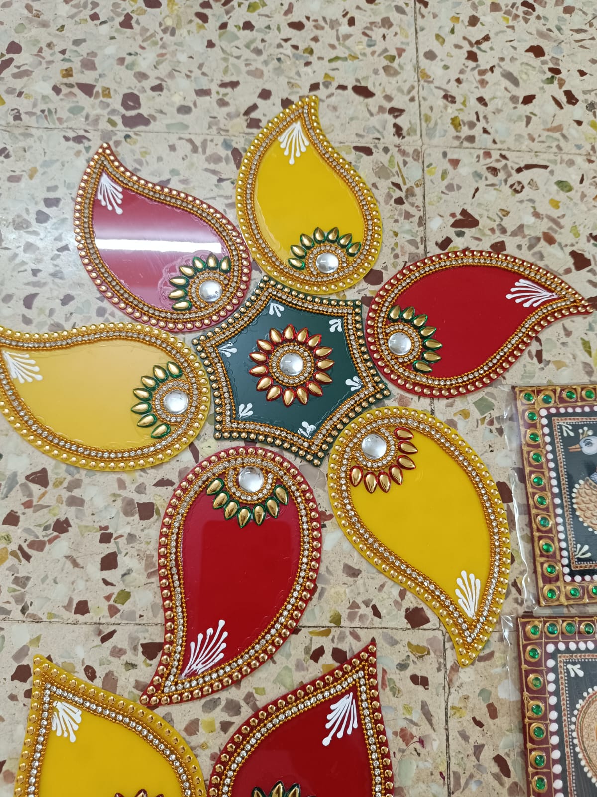 Rangolis - Min Rangoli - 9 inches V11