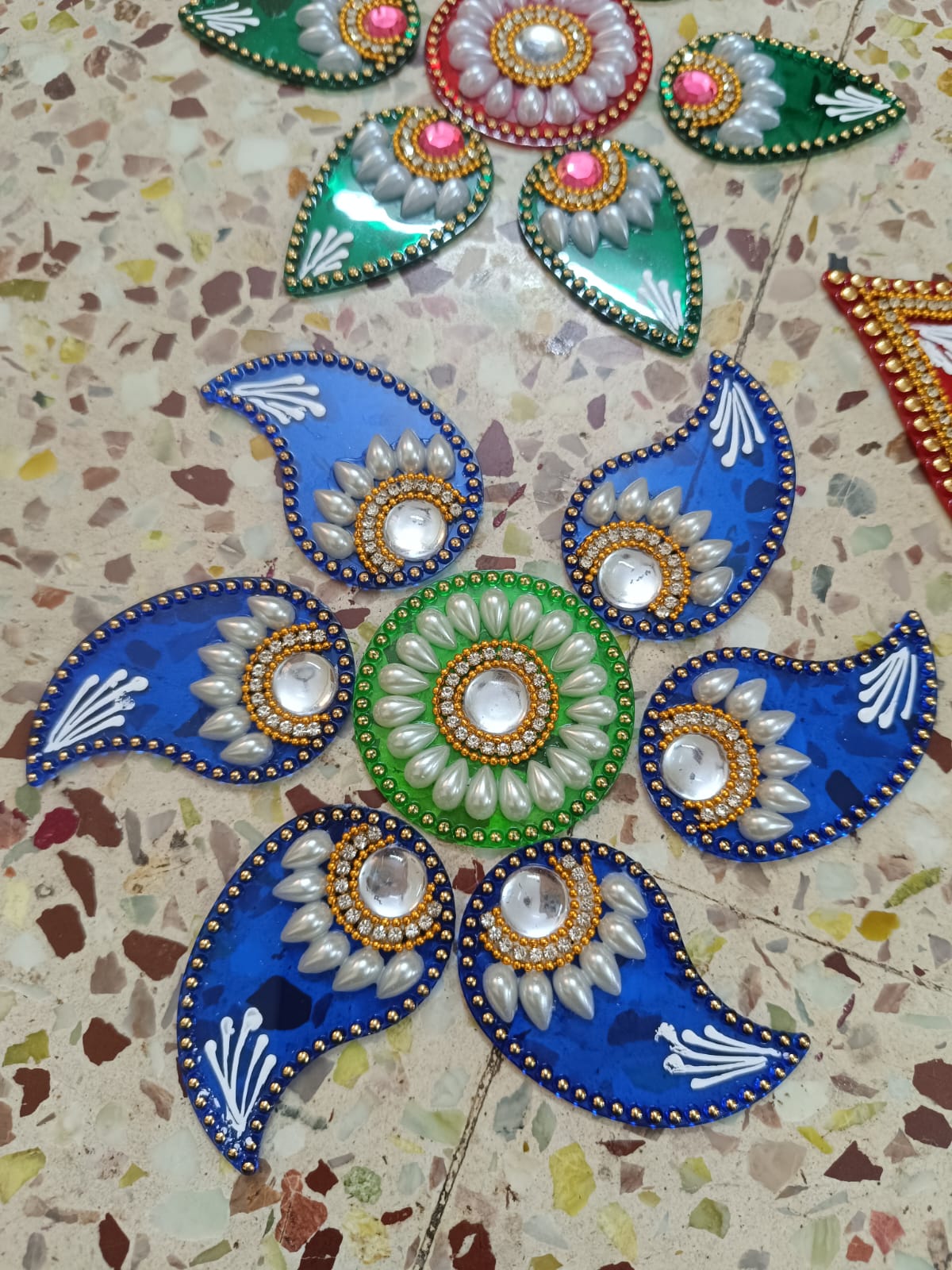 Rangolis - Min Rangoli - 9 inches V14